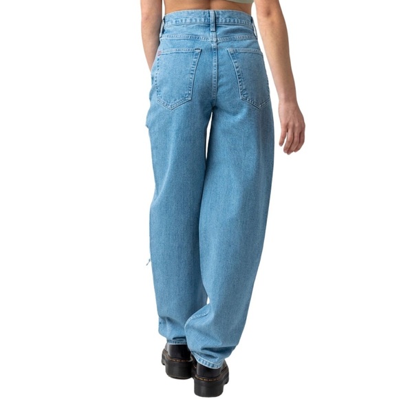 BDG Urban Outfitters High Rise Baggy Destroyed Modern Boyfriend Jeans Size 26 - Picture 2 of 13